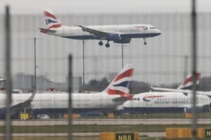 Photo: Heathrow airport scenes, after a fire in a nearby electric substation, eliminated energy at the airport