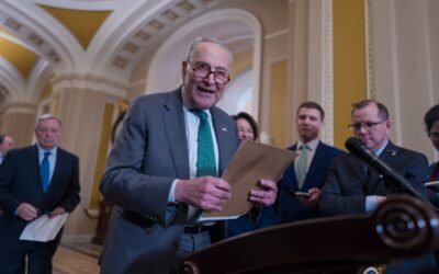 Photo: The leader of the Senate minority, Chuck Schumer, arrives to talk to journalists while Republicans work to approve an interim spending bill that would avoid a partial closure of the government in the Capitol, on March 11, 2025.