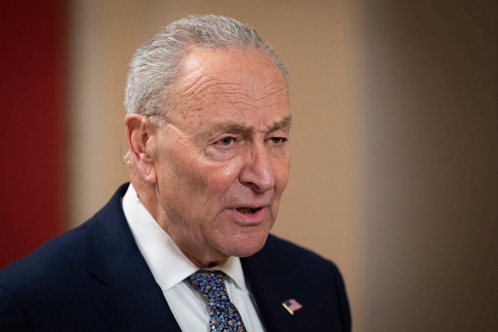 The book tour of Senator Chuck Schumer postponed in the midst of the controversy financing vote
