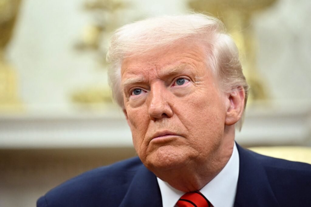 Trump points to Paul Weiss’s law firm, restricting government access